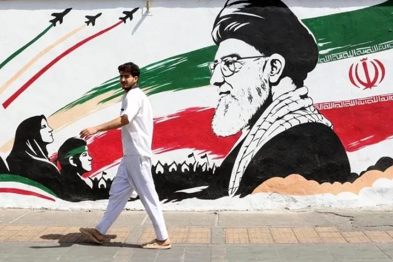 Đường phố Tehran sinh hoạt bình thường trở lại sau các đợt không kích