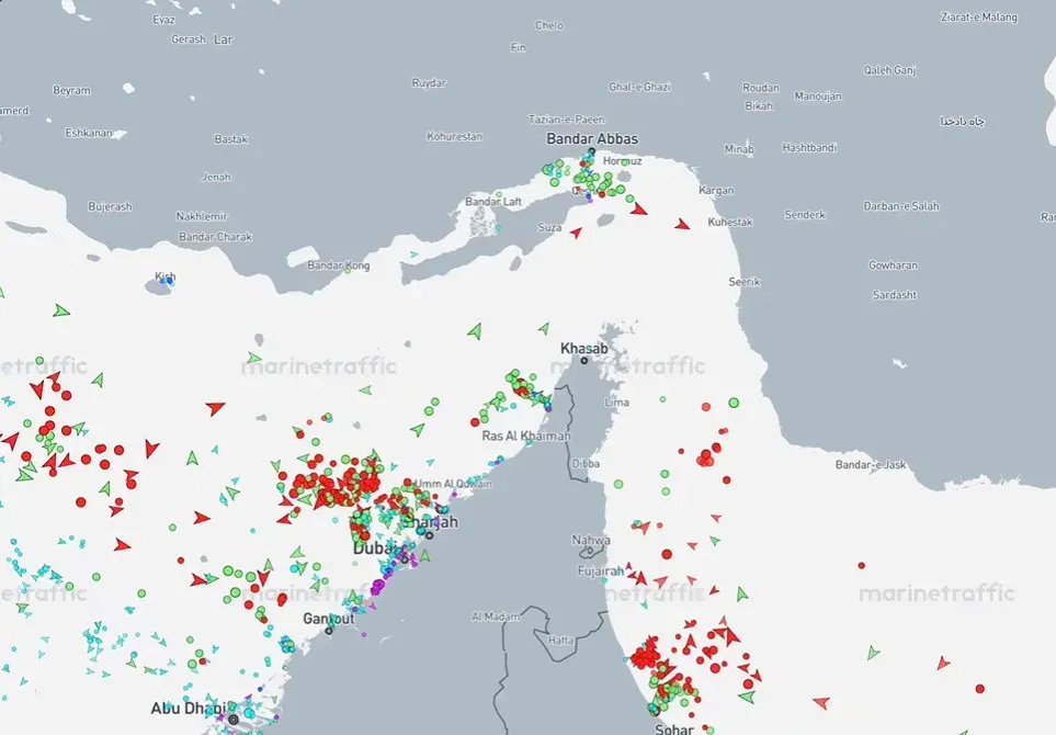 Iran cho tất cả các tàu đi qua Hormuz trừ Mỹ và Israel