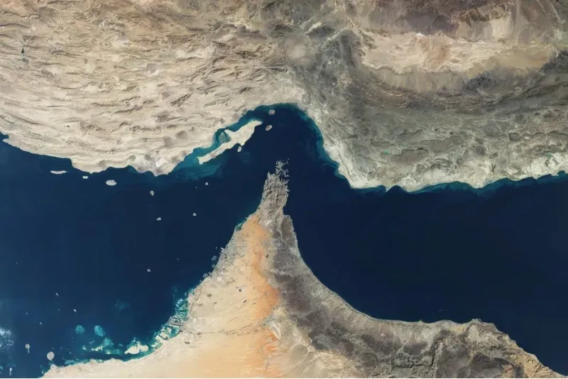 Donald Trump có thể cân nhắc ngừng chiến dù eo biển Hormuz gần như bị phong tỏa