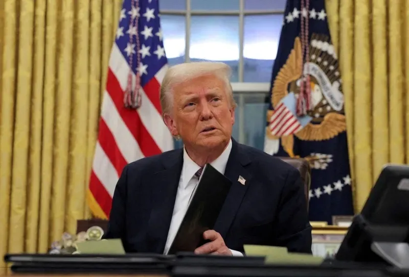 Ông Trump tiếp tục hoãn kế hoạch tấn công hạ tầng điện Iran