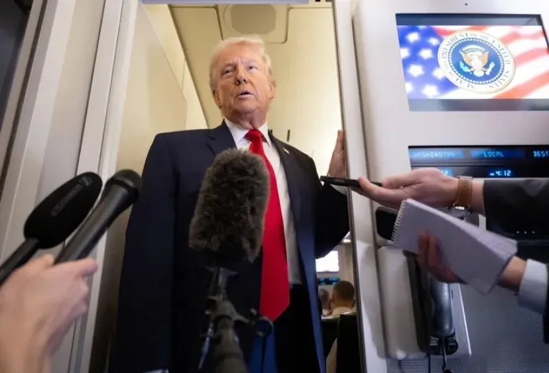 Tổng thống Donald Trump muốn Mỹ “lấy dầu ở Iran”