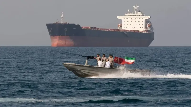 Pháp – Anh thúc đẩy mở lại eo biển Hormuz, không loại trừ phương án quân sự