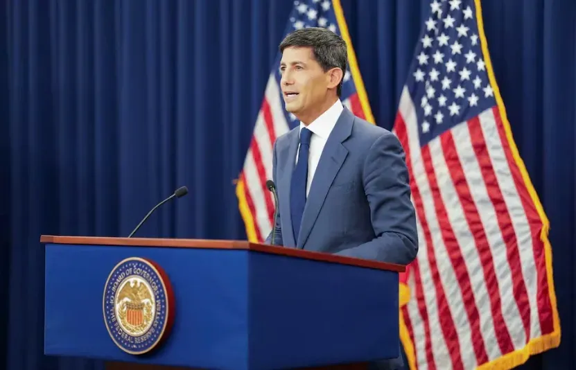Fed giữ nguyên lãi suất trong cuộc họp đầu tiên dưới thời Kevin Warsh