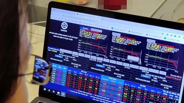 Chứng khoán sáng 13/3: Thị trường phân hóa, VN-Index giằng co quanh tham chiếu