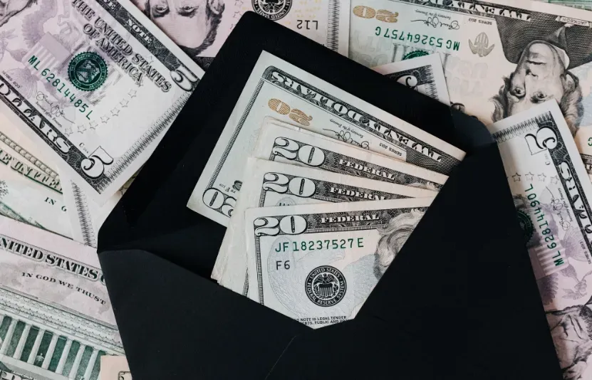 Đồng USD hướng tới tháng tăng mạnh nhất trong gần một năm