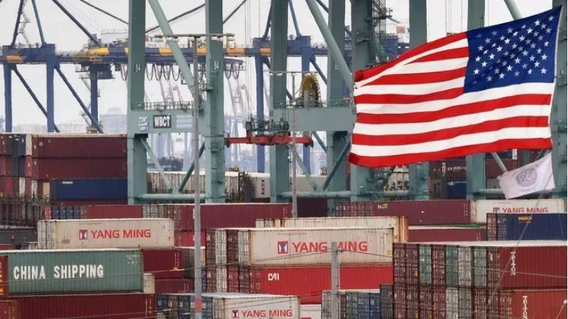 Bất chấp phán quyết của Tòa án Tối cao Hoa Kỳ, Donald Trump vẫn khẳng định quyền áp thuế mới