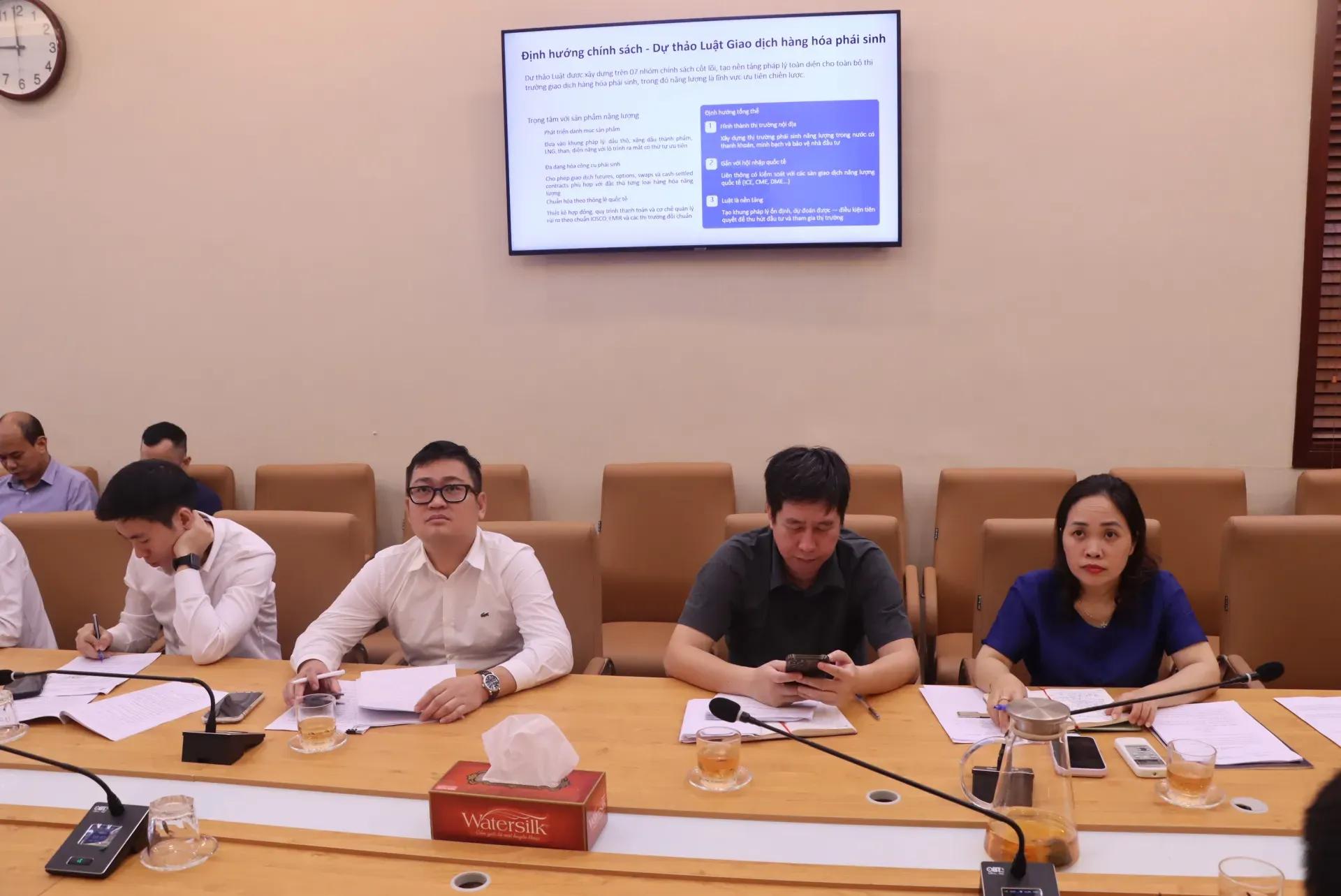 Tại sự kiện, các đại biểu đề xuất ưu tiên triển khai một số sản phẩm phái sinh có tính chuẩn hóa cao như dầu thô, xăng dầu, LNG và than...