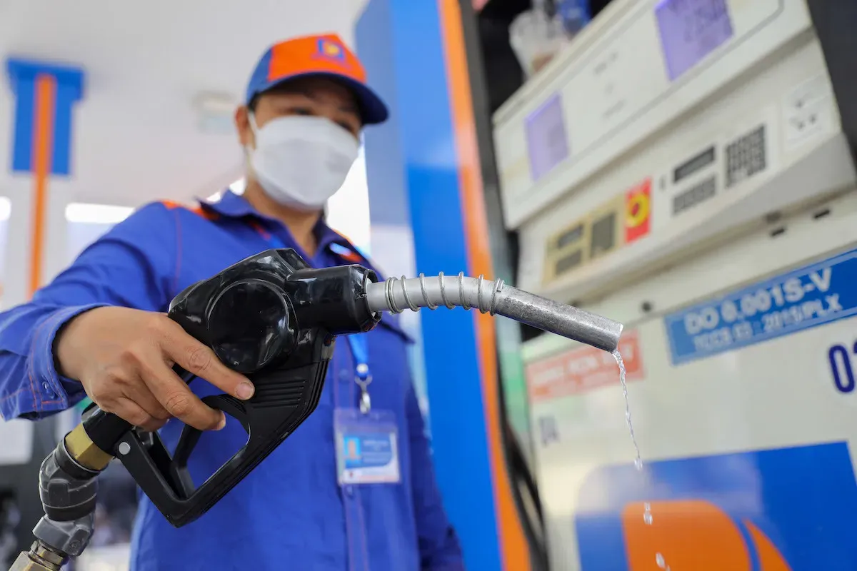 Giá xăng tăng trở lại từ 7/5, dầu diesel giảm theo biến động thị trường thế giới