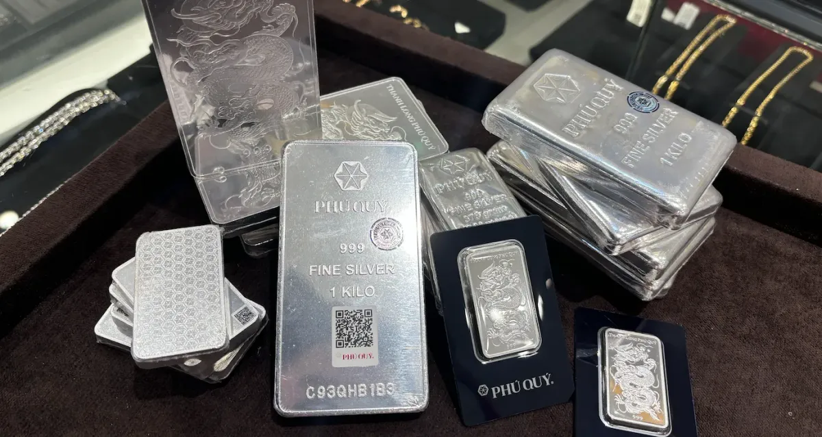 Giá bạc ngày 17/04: Trong nước tiếp tục tăng, thế giới biến động trái chiều
