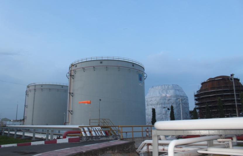 Giá dầu ngày 31/8: Brent vượt 90 USD/thùng