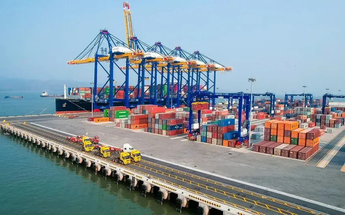 Xuất nhập khẩu Việt Nam 6 tháng đầu năm 2026: Tăng trưởng ấn tượng và dấu hiệu bứt phá sản xuất