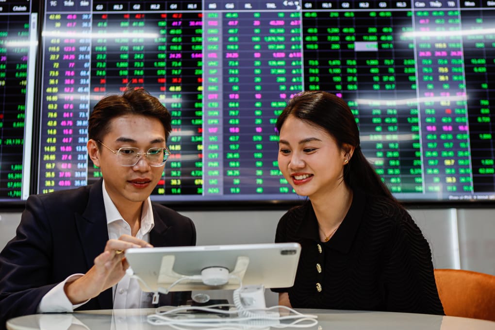 Thị trường chứng khoán phiên chiều 22/1/2026: Áp lực cổ phiếu ngân hàng kéo VN-Index điều chỉnh nhẹ