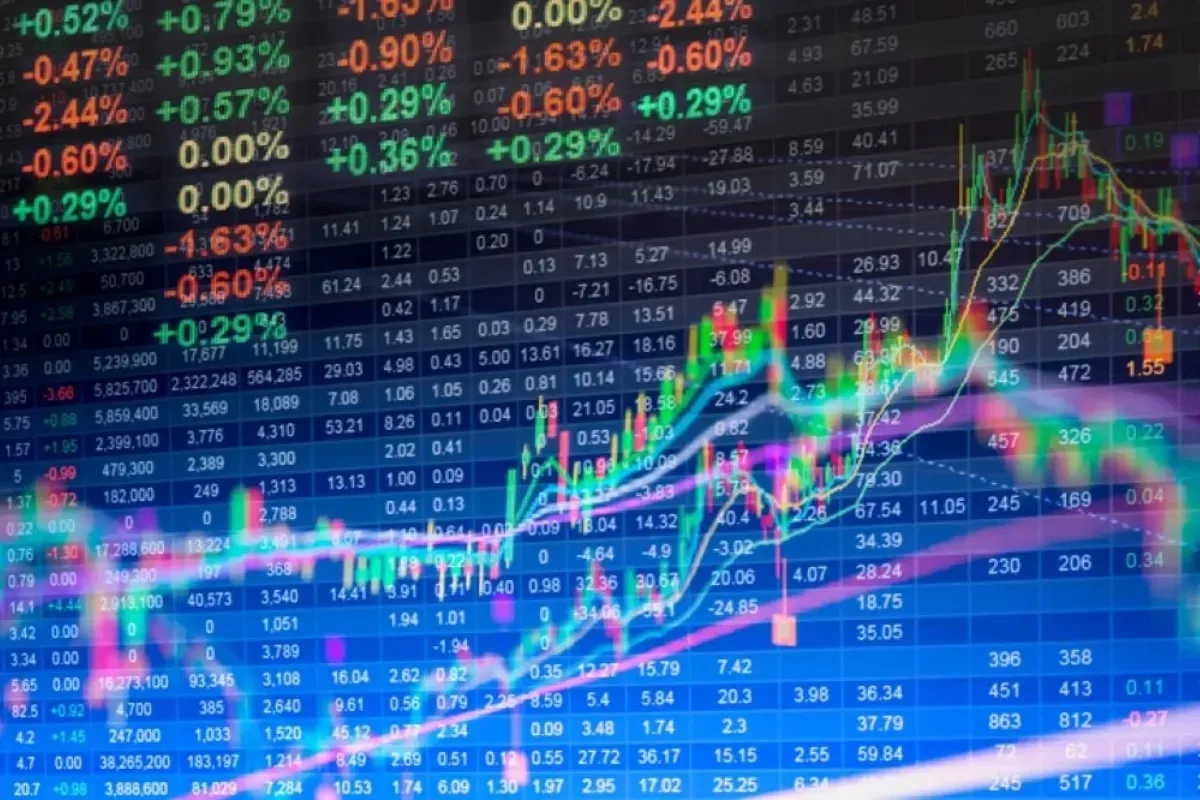 S&P 500 chạm mốc 7.500 điểm nhờ cú bắt tay lịch sử của Intel và Apple