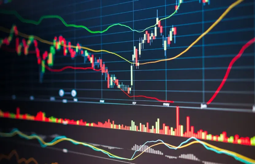 VN-Index giằng co quanh mốc 1.825 điểm, cổ phiếu bán lẻ và công nghệ bứt phá