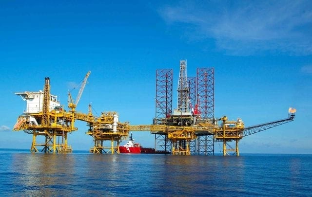 Giá dầu hôm nay 27/1: Giảm nhẹ do bão tuyết và rủi ro địa chính trị