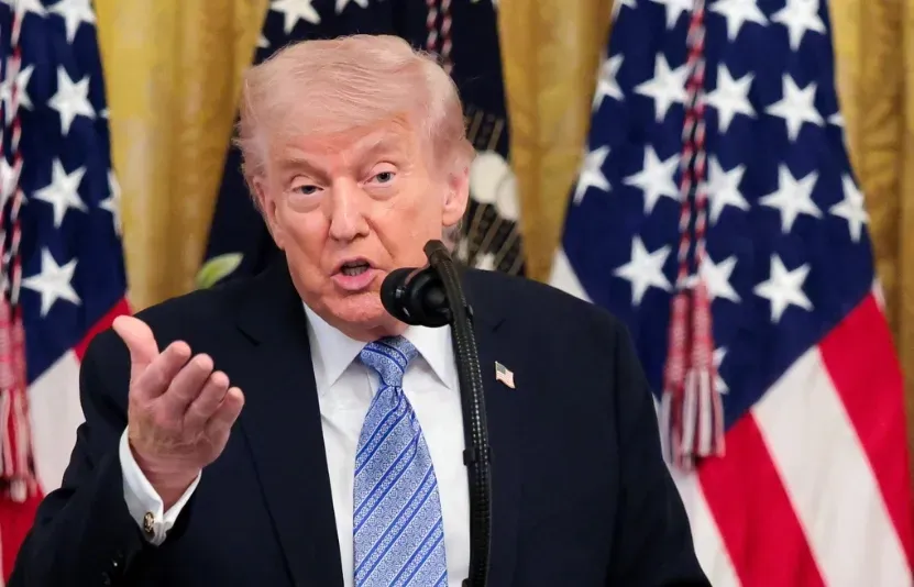 Tổng thống Donald Trump đề xuất thu phí 20% hàng hóa qua eo biển Hormuz, tái siết phong tỏa Iran