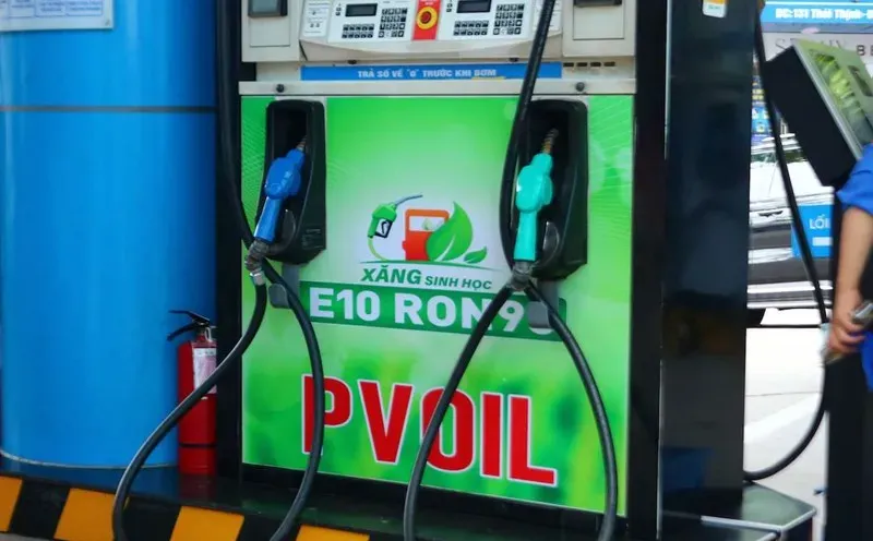 Đề xuất tạm ứng 4.000–5.000 đồng/lít xăng dầu để bình ổn giá