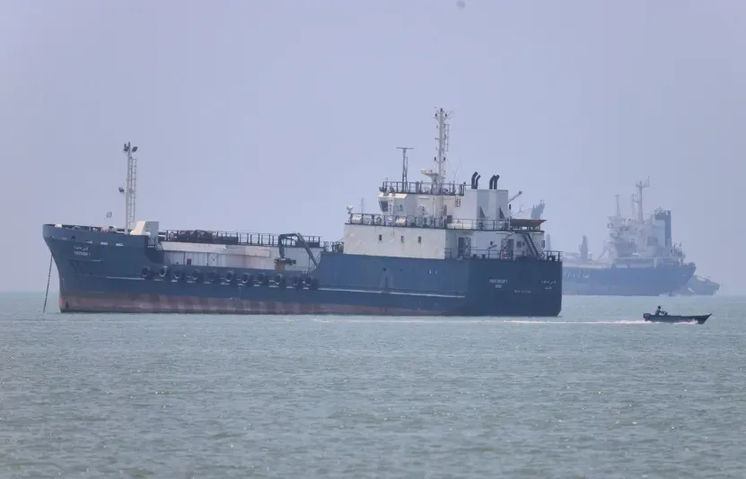 Tàu qua eo biển Hormuz lại bị tấn công, Liên Hợp Quốc tạm dừng chiến dịch sơ tán thuyền viên