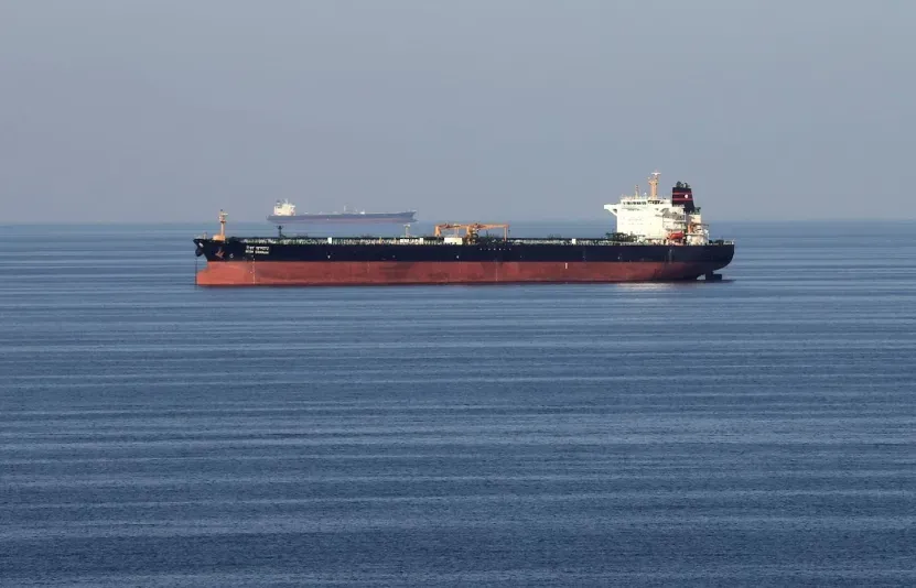Mỹ phóng tên lửa chặn tàu chở dầu trên đường tới Iran