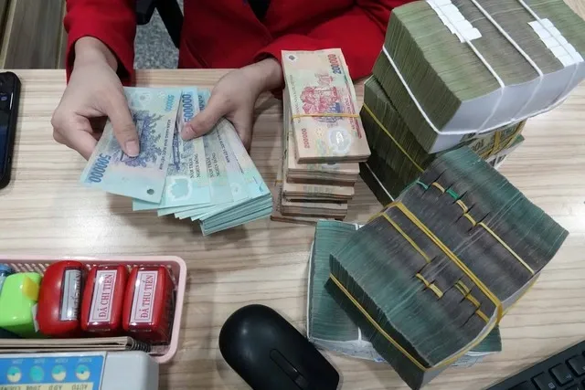 Đề xuất cấm xuất cảnh với người nợ thuế từ 1 triệu đồng và bỏ địa điểm kinh doanh