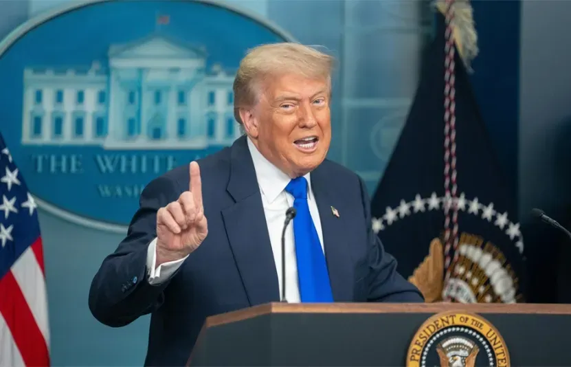 Donald Trump cảnh báo cứng rắn với Iran nếu tiếp tục tấn công tàu Mỹ