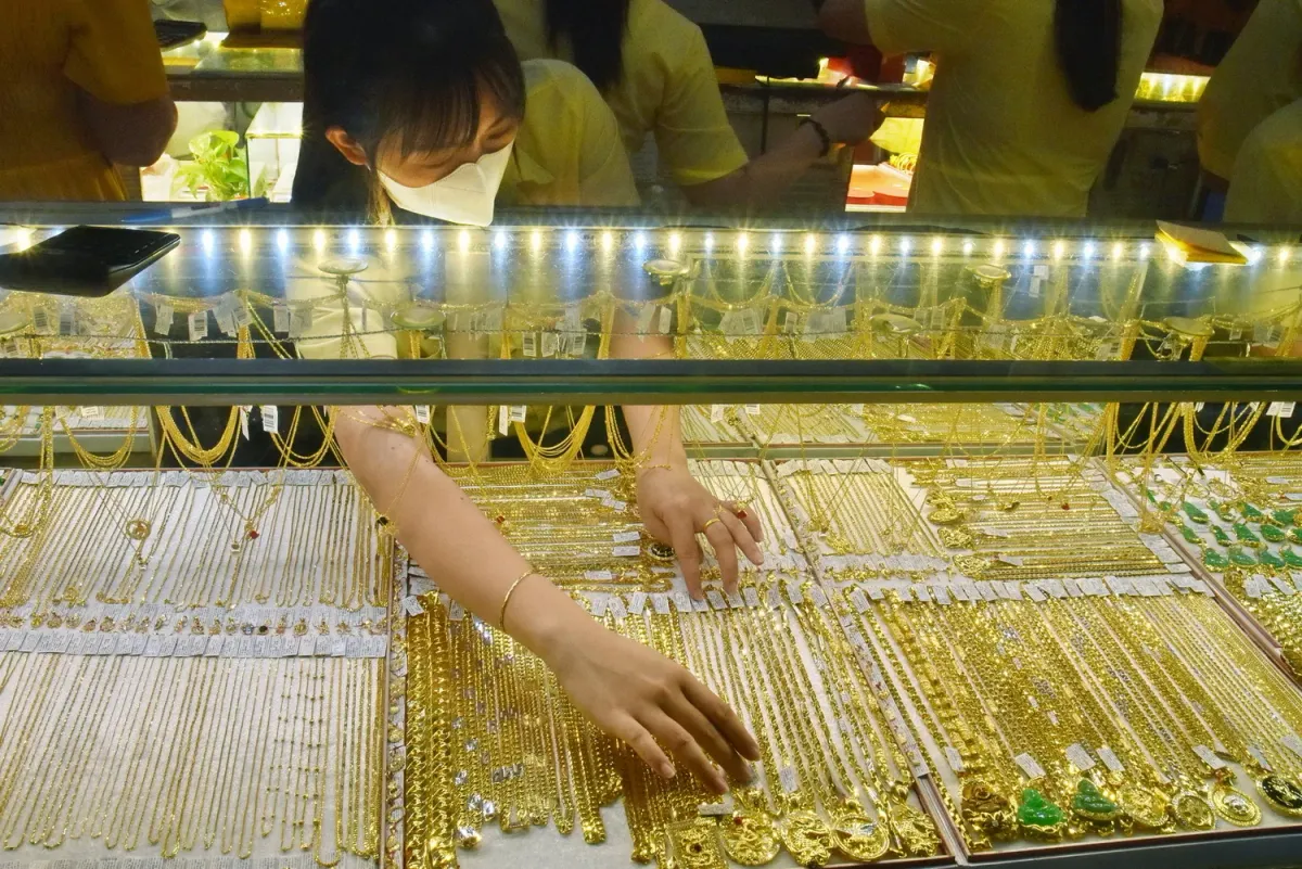 Giá vàng (25/02): SJC và vàng nhẫn tăng tốc trước ngày vía Thần Tài