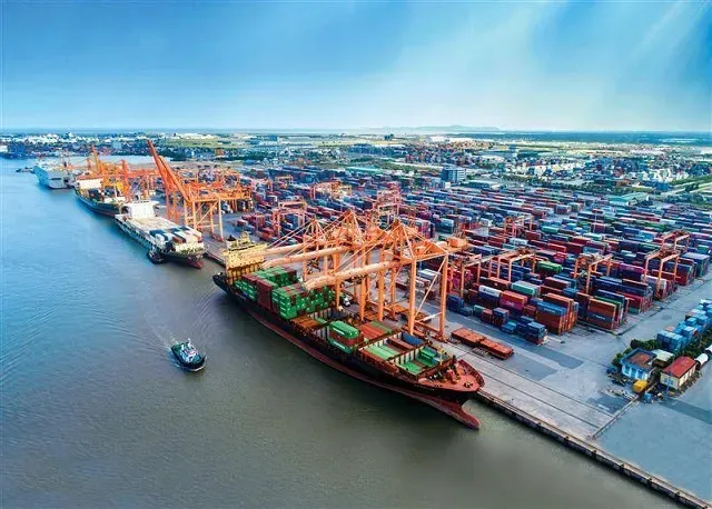 Cán cân thương mại 5 tháng: Chi tiết số liệu xuất nhập khẩu và xu hướng nhập siêu