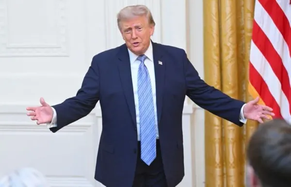 Mỹ - Iran leo thang nguy hiểm: Houthi tấn công tàu Saudi Arabia, ông Trump dọa