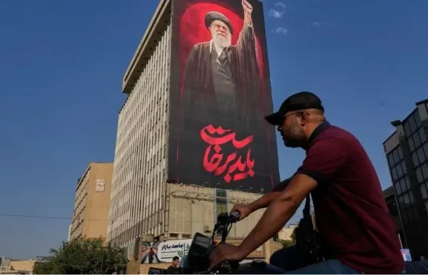 Iran treo thưởng 30.000 USD bắt lính Mỹ, tuyên bố đổi học thuyết quân sự sang thế tấn công