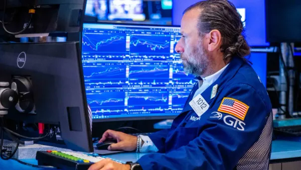 Chứng khoán Mỹ ngày 2/9: Dow Jones, S&P 500, Nasdaq đồng loạt giảm phiên thứ 3, giá dầu bật tăng hơn 5%