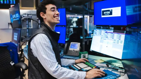 Chứng khoán Mỹ 31/7: Dow Jones tăng hơn 600 điểm nhờ Microsoft