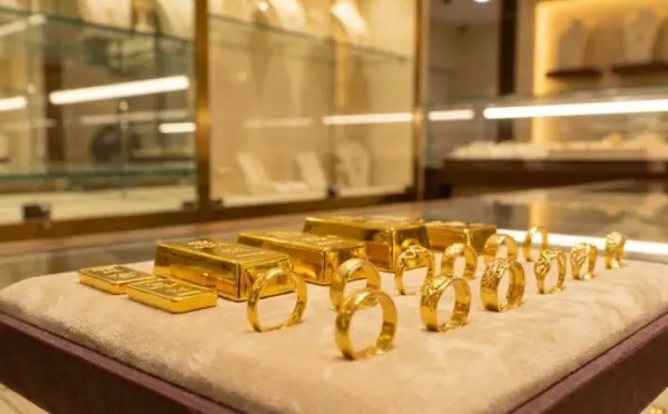 Giá vàng (17/03): Chạm đáy một tháng, thế giới lung lay quanh mốc 5.000 USD