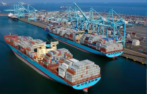 Mỹ dọa áp thuế 50% với nước cung cấp vũ khí cho Iran