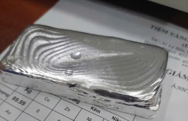 Giá bạc 22/9: Thế giới đi xuống, trong nước trái chiều