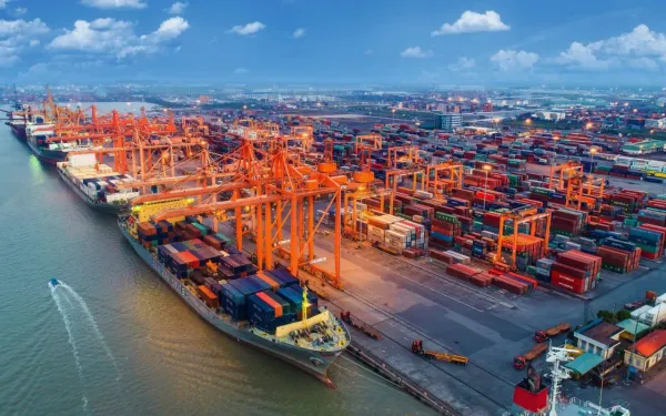 Nhập siêu 13,8 tỷ USD sau 5 tháng: Chuyên gia chỉ rõ dấu hiệu đã xuất hiện từ 2 năm trước