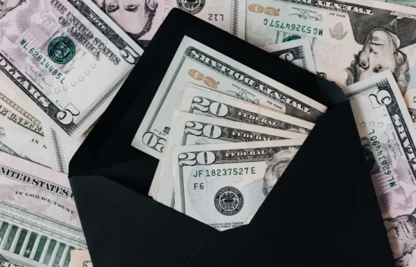 Đồng USD hướng tới tháng tăng mạnh nhất trong gần một năm