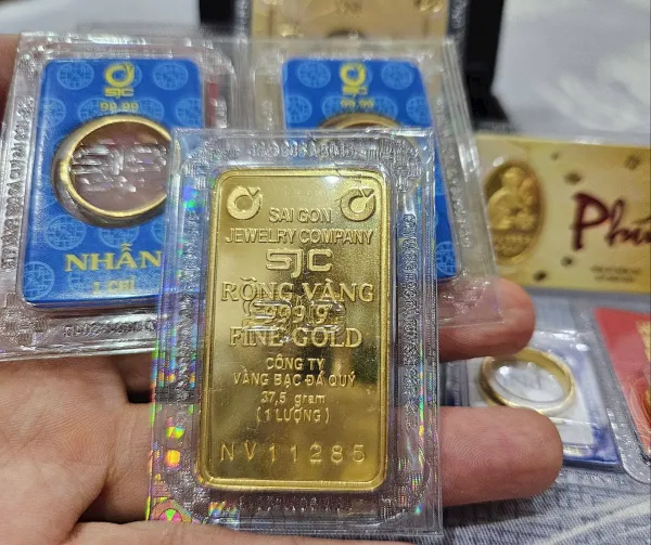 Giá vàng 28/5: Đồng loạt sụt giảm, mất mốc 160 triệu đồng/lượng