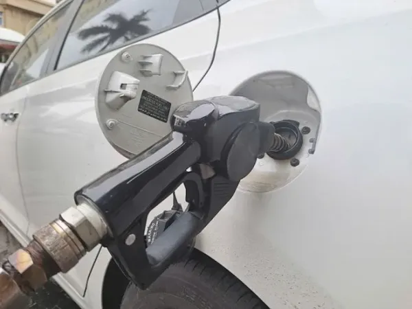 Giá xăng dầu giảm mạnh từ 21/4: RON95 còn 23.042 đồng/lít
