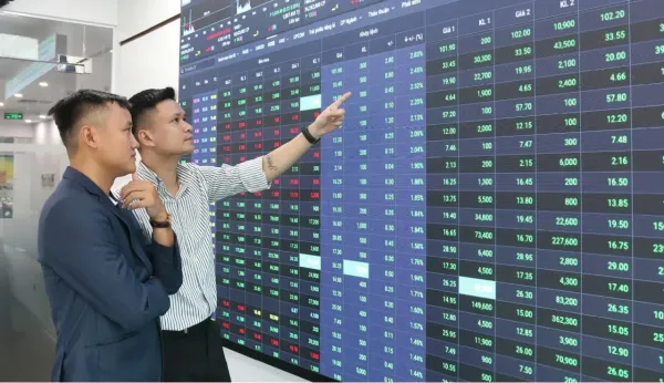 Thị trường chứng khoán phiên chiều 12/1/2026: Dòng tiền lan toả giúp VN-Index duy trì sắc xanh
