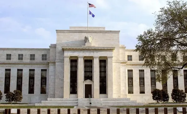 Fed có thể giữ nguyên lãi suất tháng 1/2026: Lạm phát dai dẳng là rào cản lớn
