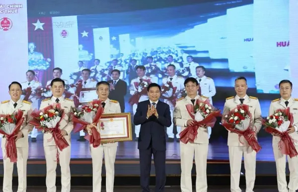 Nới rộng có kiểm soát chính sách tài khóa, hướng tới mục tiêu tăng trưởng hai con số