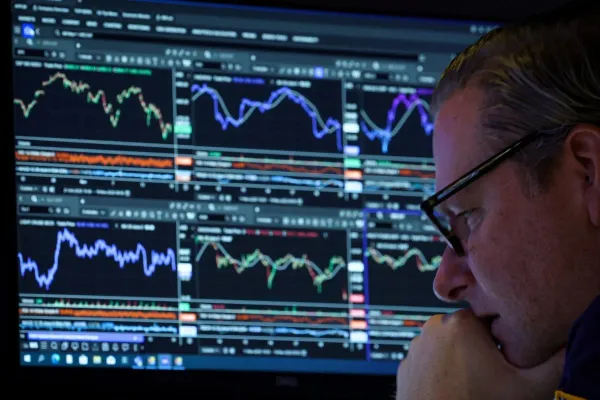 Goldman Sachs nêu 3 yếu tố hỗ trợ vị thế mua hàng hóa