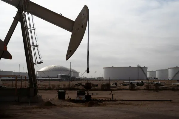 Saudi Aramco chào bán dầu giao ngay cho châu Âu sau khi đường ống hoạt động trở lại